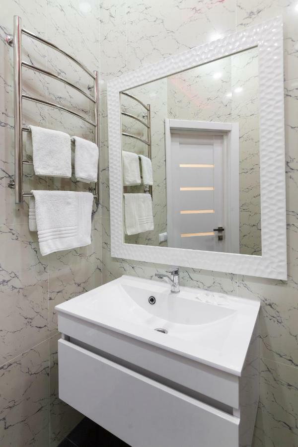 Leogrand One-Bedroom Apartments On Tugan-Baranovskogo 24 Львів Екстер'єр фото